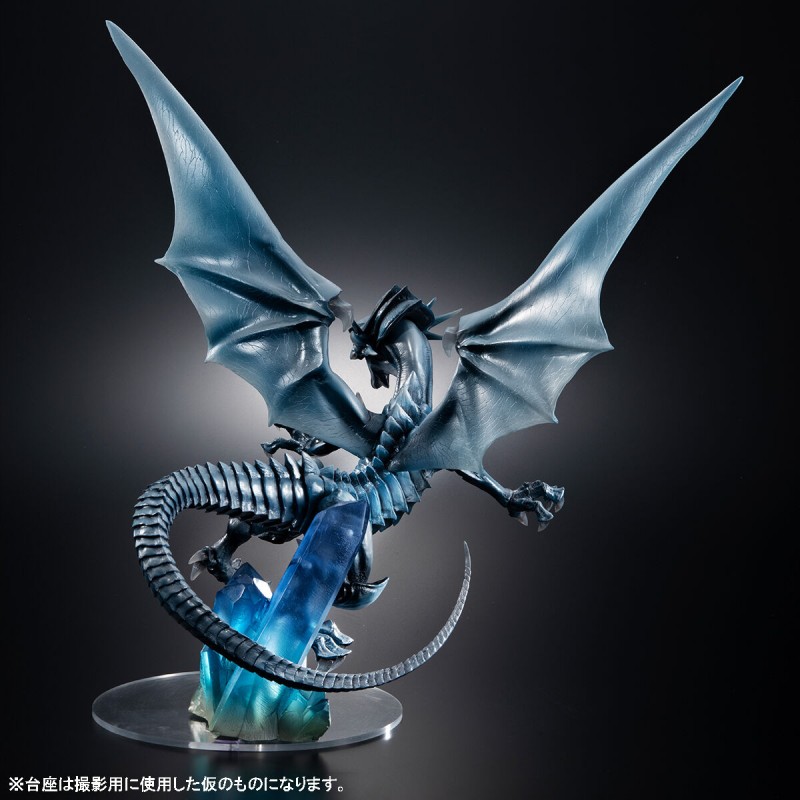 Yu-Gi-Oh! Duel Monsters Blue-Eyes White Dragon ~Holographic Edition~ Art  Works Monsters MegaHouse