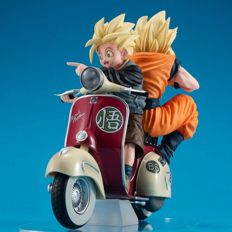 Dragon Ball Z Super Saiyan Son Goku & Super Saiyan Son Gohan & Bike Desktop Real McCoy EX Megahouse