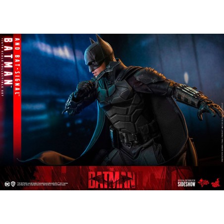 The Batman Batman with Bat-Signal Movie Masterpiece Hot Toys